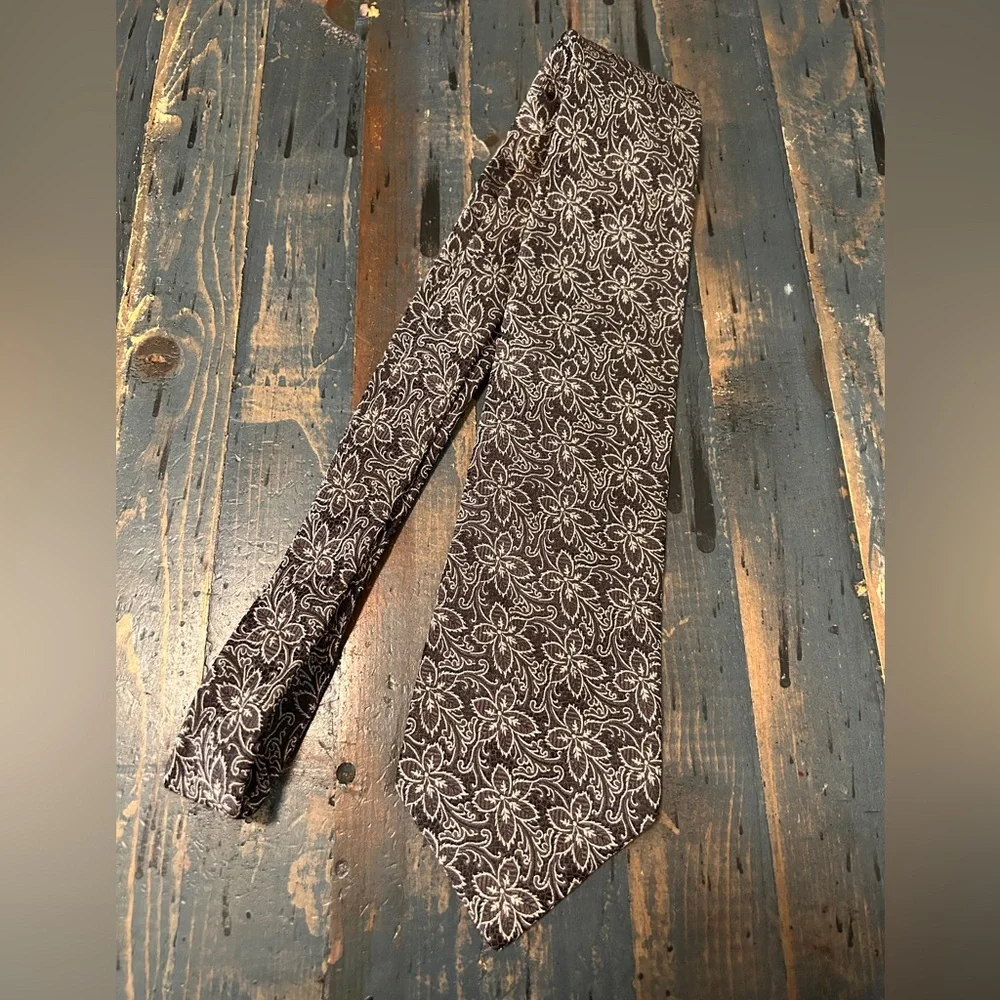 Express Mens Necktie Brown White Floral Scroll Pattern Woven Silk‎ Blend Tie